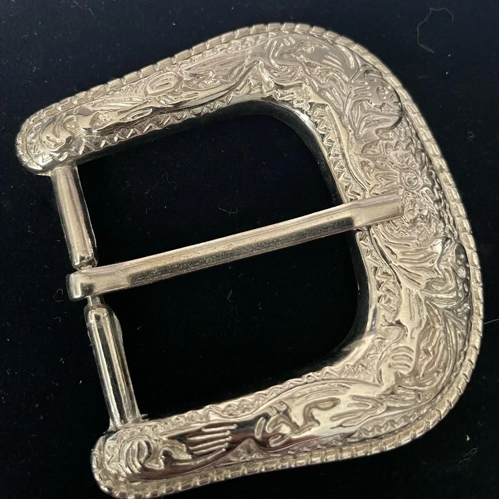 Montana Silversmiths Silver Belt Buckle - Picture 2 of 3